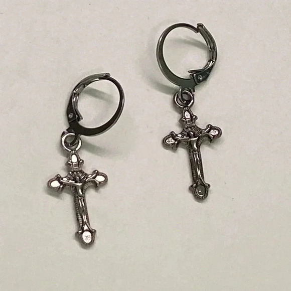 3 for $25/ Gunmetal Gray Cross Earrings NEW - Picture 1 of 2